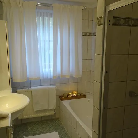 アパート Gruenwald エーベン・イム・ポンガウ